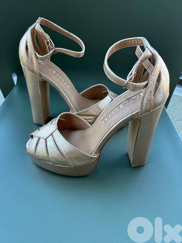 Buffalo rose gold heels 2