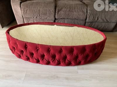 طاولة صالون لون بوردو مع مراية