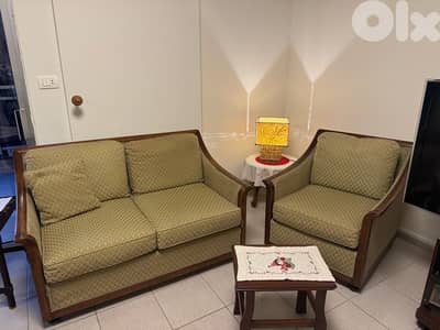 salon 1 x 3 seats, 1 x 2 seats , 2 x 1 seat, 1 sofa brown color