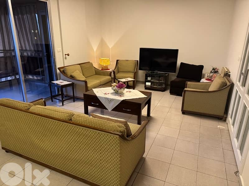 salon 1 x 3 seats, 1 x 2 seats , 2 x 1 seat, 1 sofa brown color 2