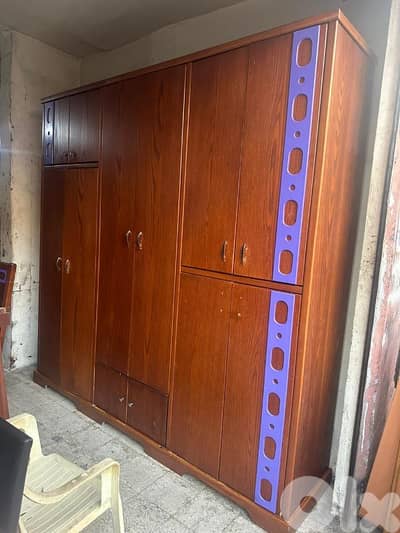 خزانة طابقين عشر درف خشب زان ولاتي ملبسة قشرة سنديان