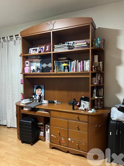 Biblioteque & extandable Study / Office