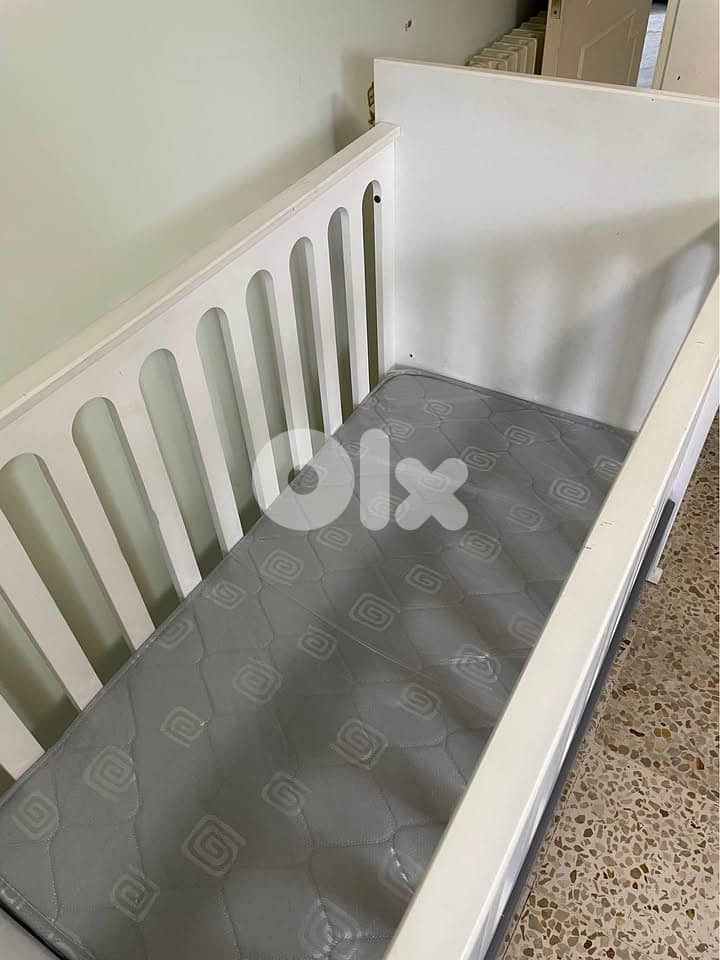 Kids bed and closet 1