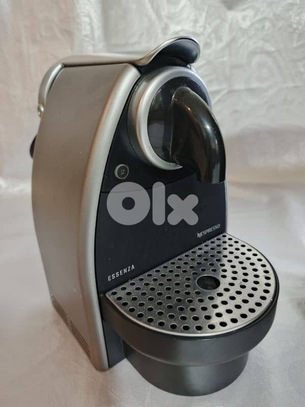 مطحنة قهوة ومكنة nespresso 1