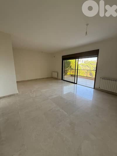 Apartment For Sale in Baabdat - شقة للبيع في بعبدات