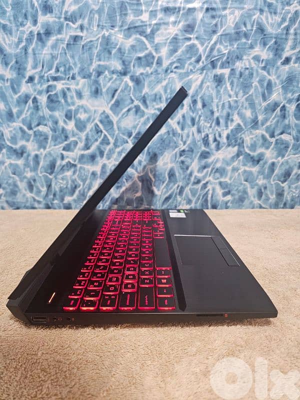 HP omen - core i7 - like new condition. . 8