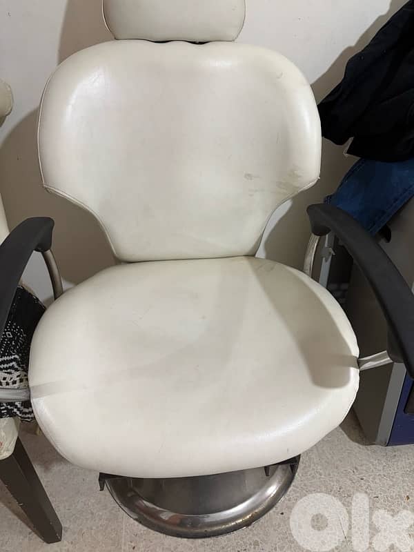 manicure table for esthetitic طاولة للمانيكور 3