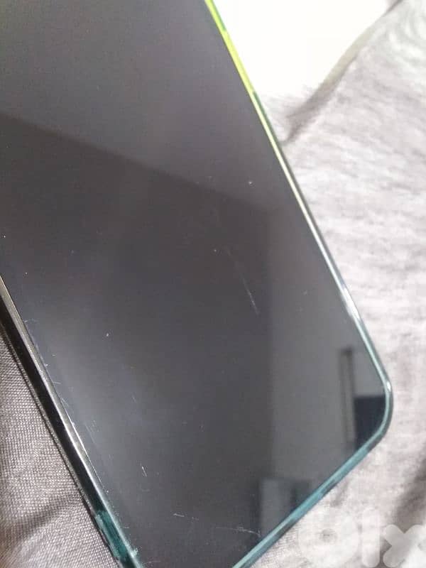 iphone 12 pro max 128gb في كم جرح بالشاشة مش مأثرين 3