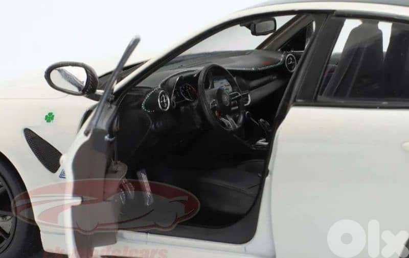 Alfa Romeo Giulia GTA 2022 diecast car model 1;18 5