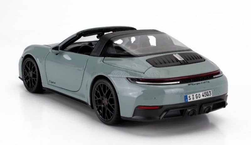 Porsche 911 (992-2) Targa 4 GTS 2025 diecast car model 1;18 2
