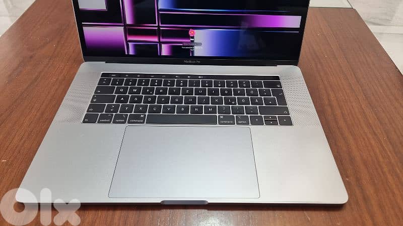macbook pro 2019 i9/512/32GB 4