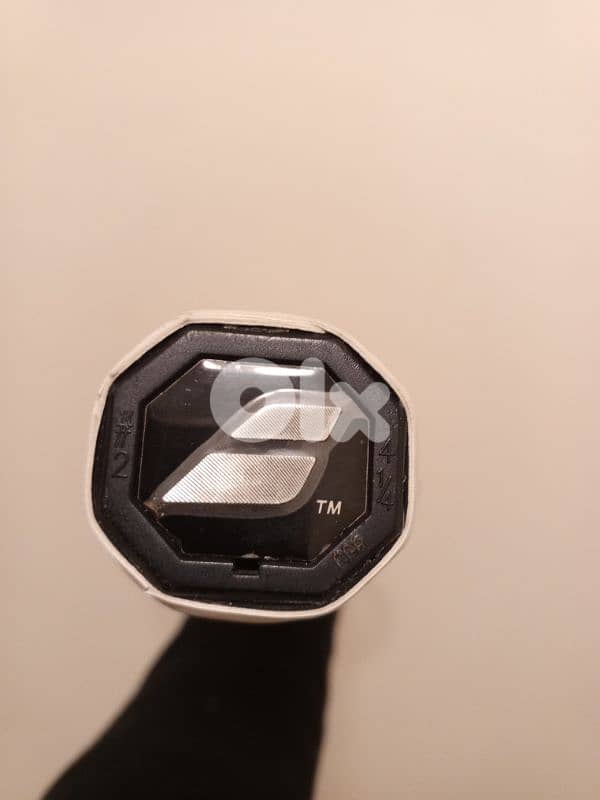 Babolat pro racket. 4