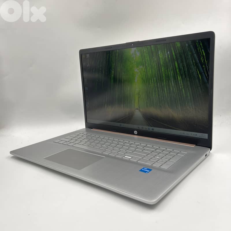 6141 Used Laptop HP 17-cn0013dx 6