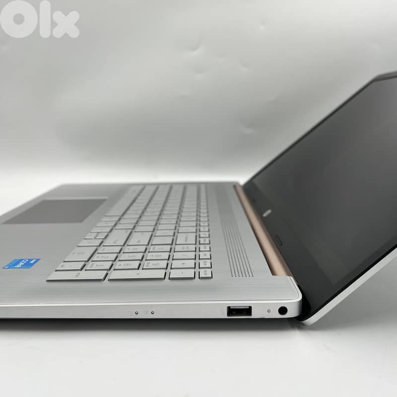 6141 Used Laptop HP 17-cn0013dx 7