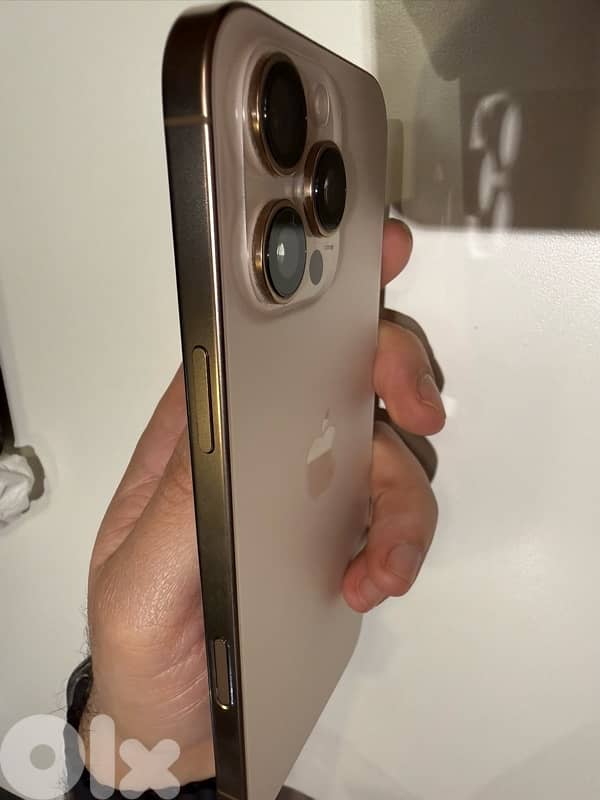 iPhone 16 Pro Max 256GB Desert Titanium 4