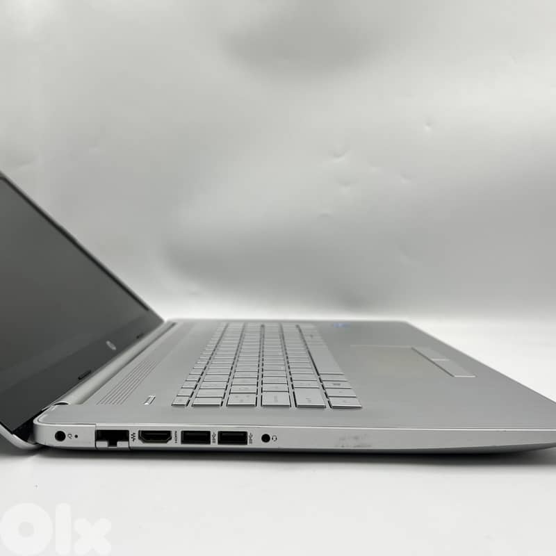 6149 Used Laptop HP 17-by4022wm 6