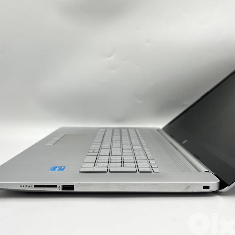 6149 Used Laptop HP 17-by4022wm 7