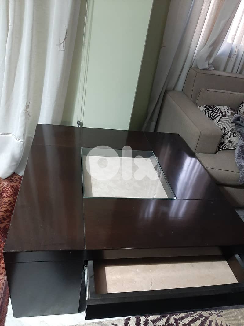 طاولة مربعة 0