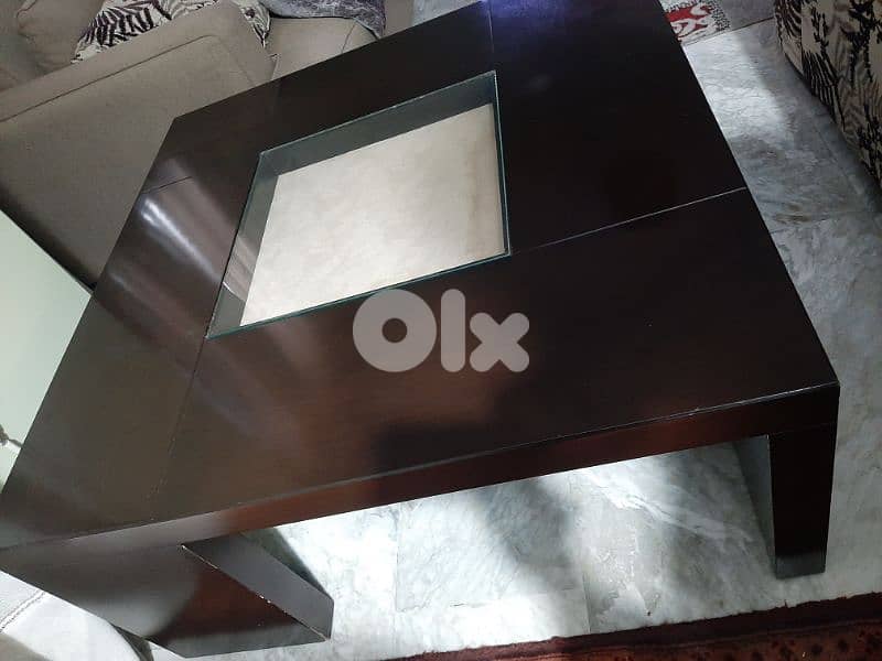 طاولة مربعة 1