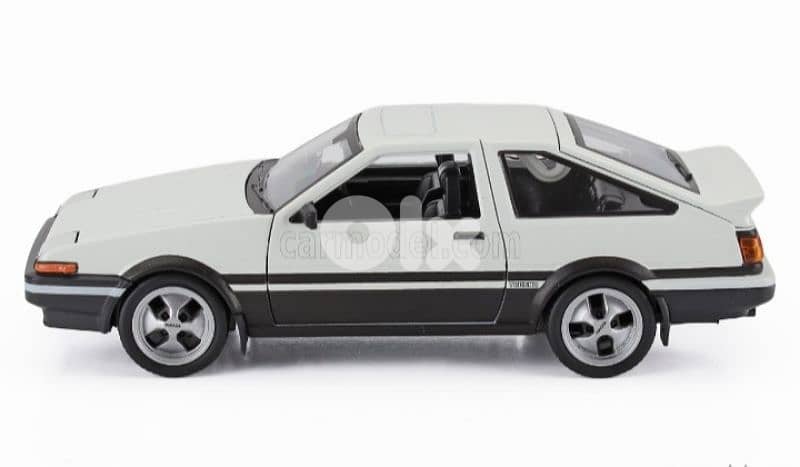 Toyota Sprinter Trueno AE86 (1979) diecast car model 1;24 1