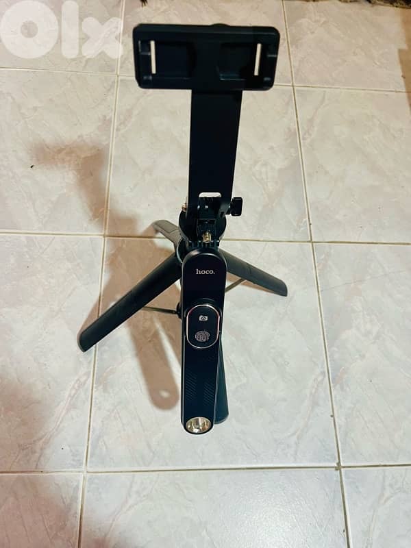 Hoco K22 One-Click Quadropod / Selfie Stick – Brand New, Unused 1