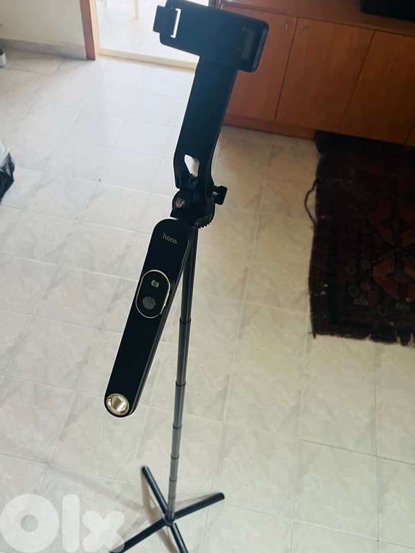 Hoco K22 One-Click Quadropod / Selfie Stick – Brand New, Unused 3