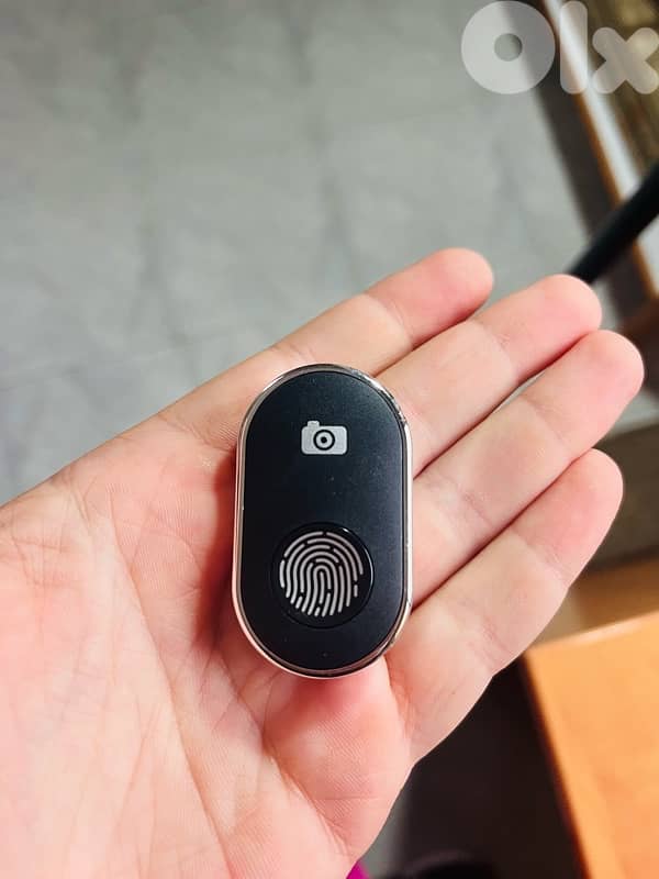 Hoco K22 One-Click Quadropod / Selfie Stick – Brand New, Unused 4