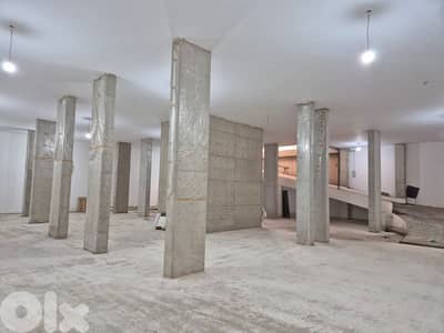 Warehouse 650m2  for rent  in Sabtiyeh