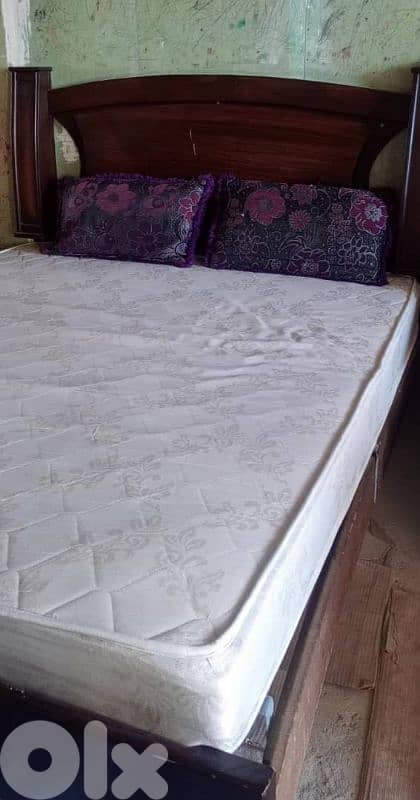 تخت وخزانة 50دولار بوضع جيد 0