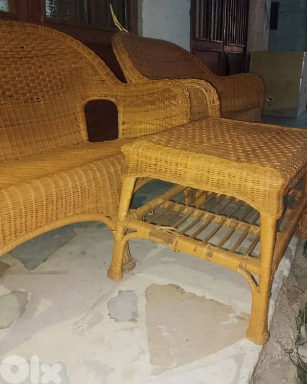 كنبيات خيزران عدد 2مع طاوله 0