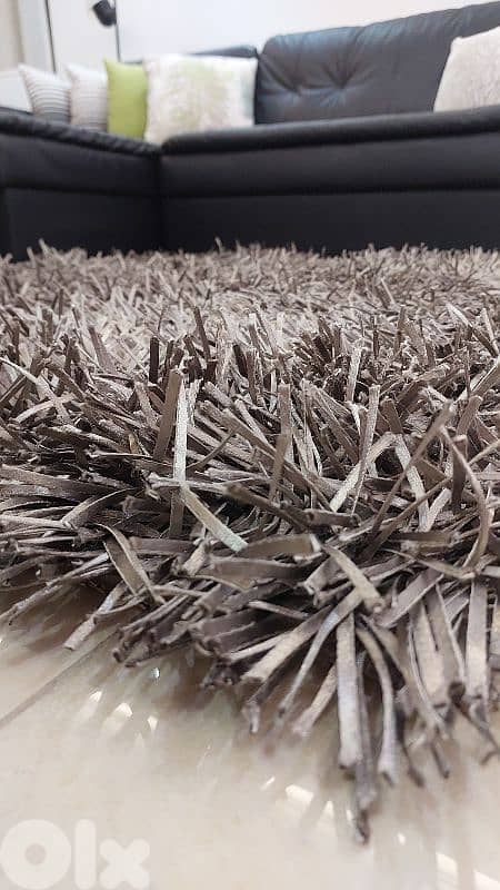 grey shaggy carpet 1