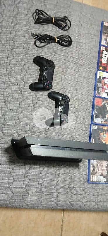 for 200$ السعر غير قابل للتوافضps4 500gb used بعدا جديدة مع مسكتين 4