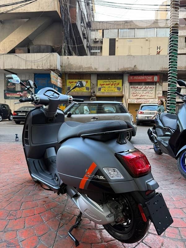 vespa  GTS Super S 300 2025 4