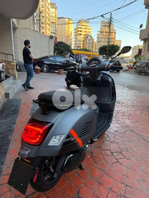 vespa  GTS Super S 300 2025 12
