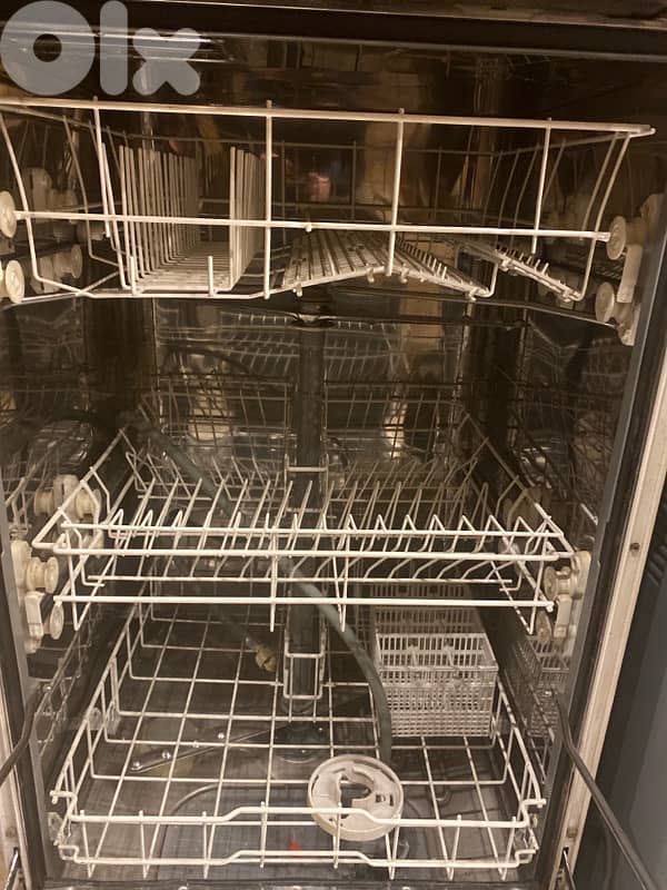 جلاية عائلية للبيع Dishwasher For Sale 2
