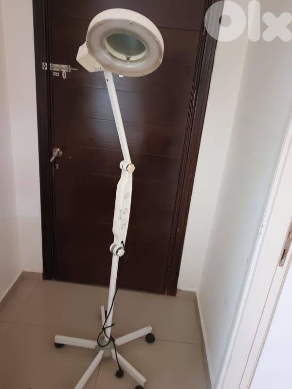 اثاث ومعدات صالون تزين نسائي 18