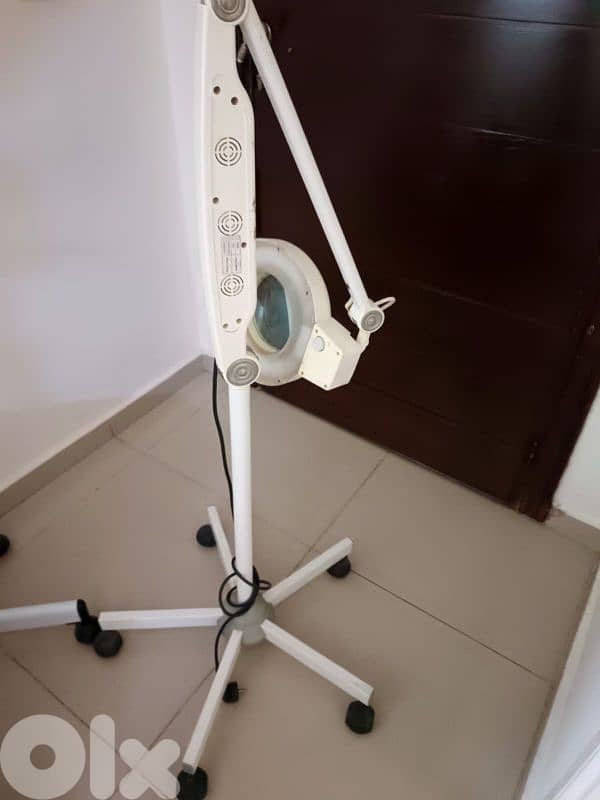 اثاث ومعدات صالون تزين نسائي 19