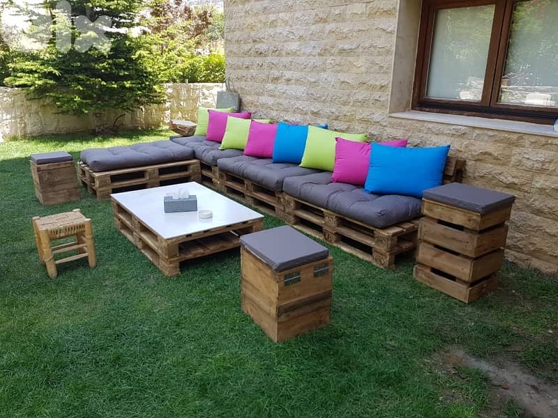 قعدات وزوايا وطراحات 18