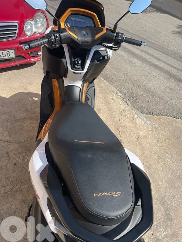 N max Neo Yamaha S 4