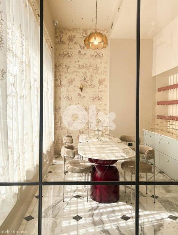 Dentelle du moi ( used chairs) 1