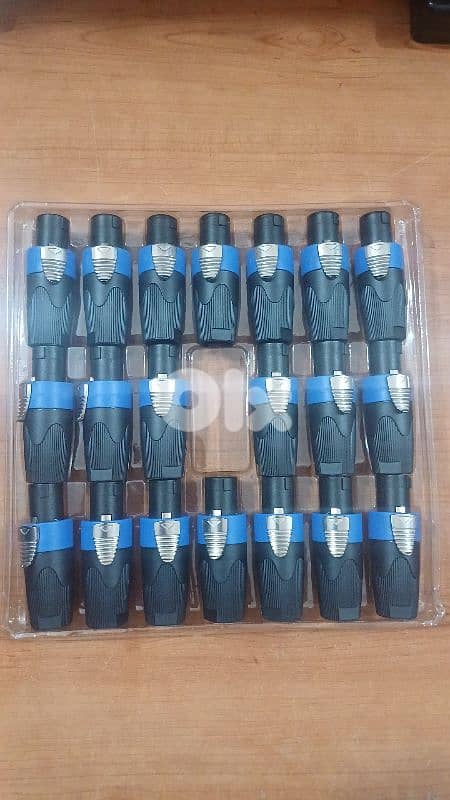 speakon good quality new in box 0