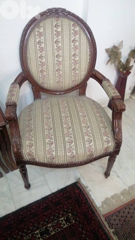 2 Sofas and 2 fauteuilles 4