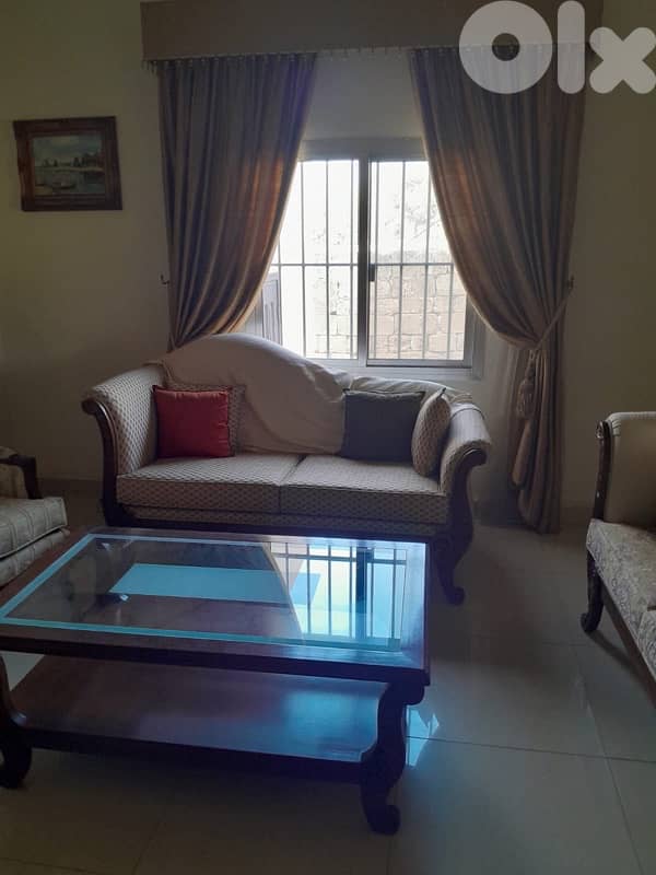 salon and dining room 3