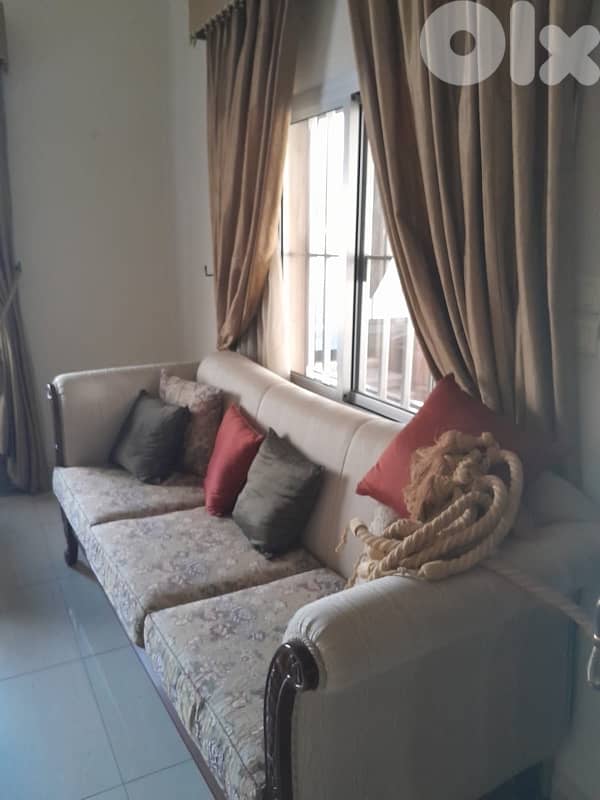 salon and dining room 5