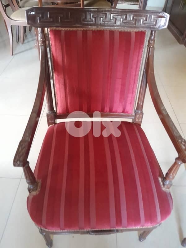 salon and dining room 10