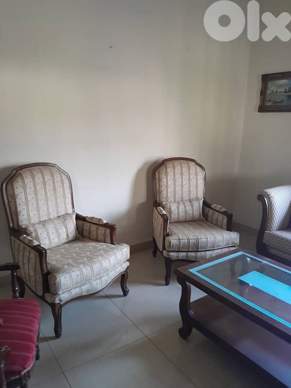 salon and dining room 11