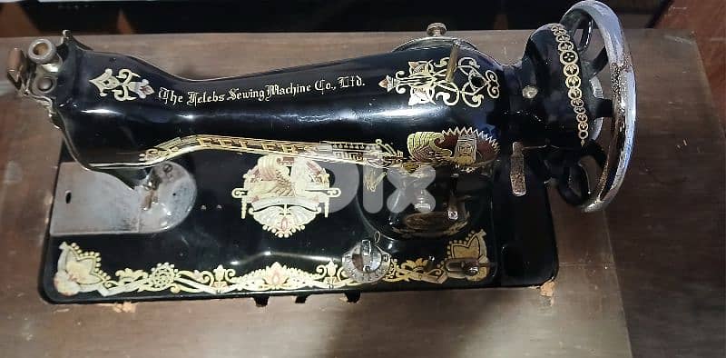 ماكينة خياطة تُحفة عمرها أكثر من ٦٠ سنة 1