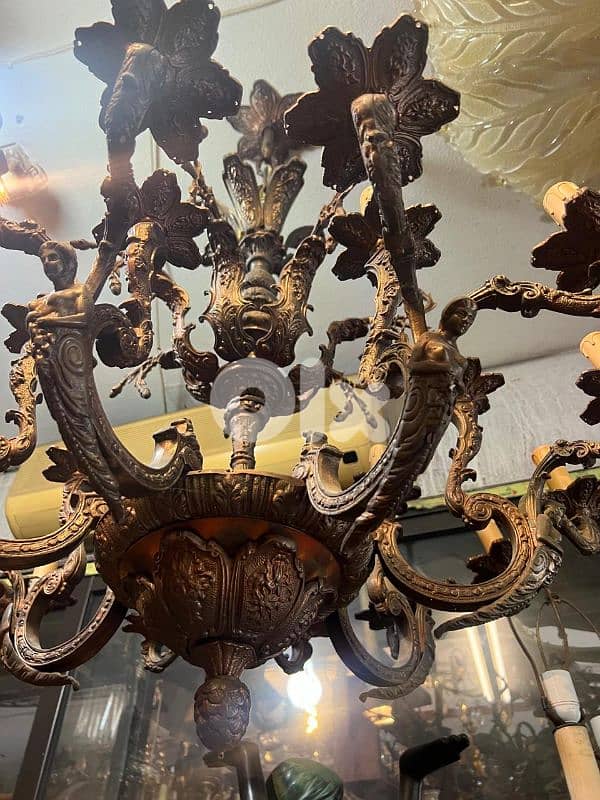 ثرية برونز اسبانية ولا اروع مميزة جداا خارقة النضافة ولا اروع سعر لقطة 1