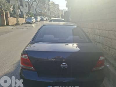 Nissan Sunny 2012