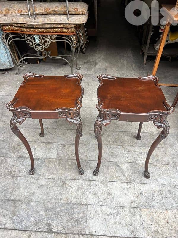 Pair of Antique Mahogany Carved Wood End /  طاولة عدد ٢ شغل انكليزي 1